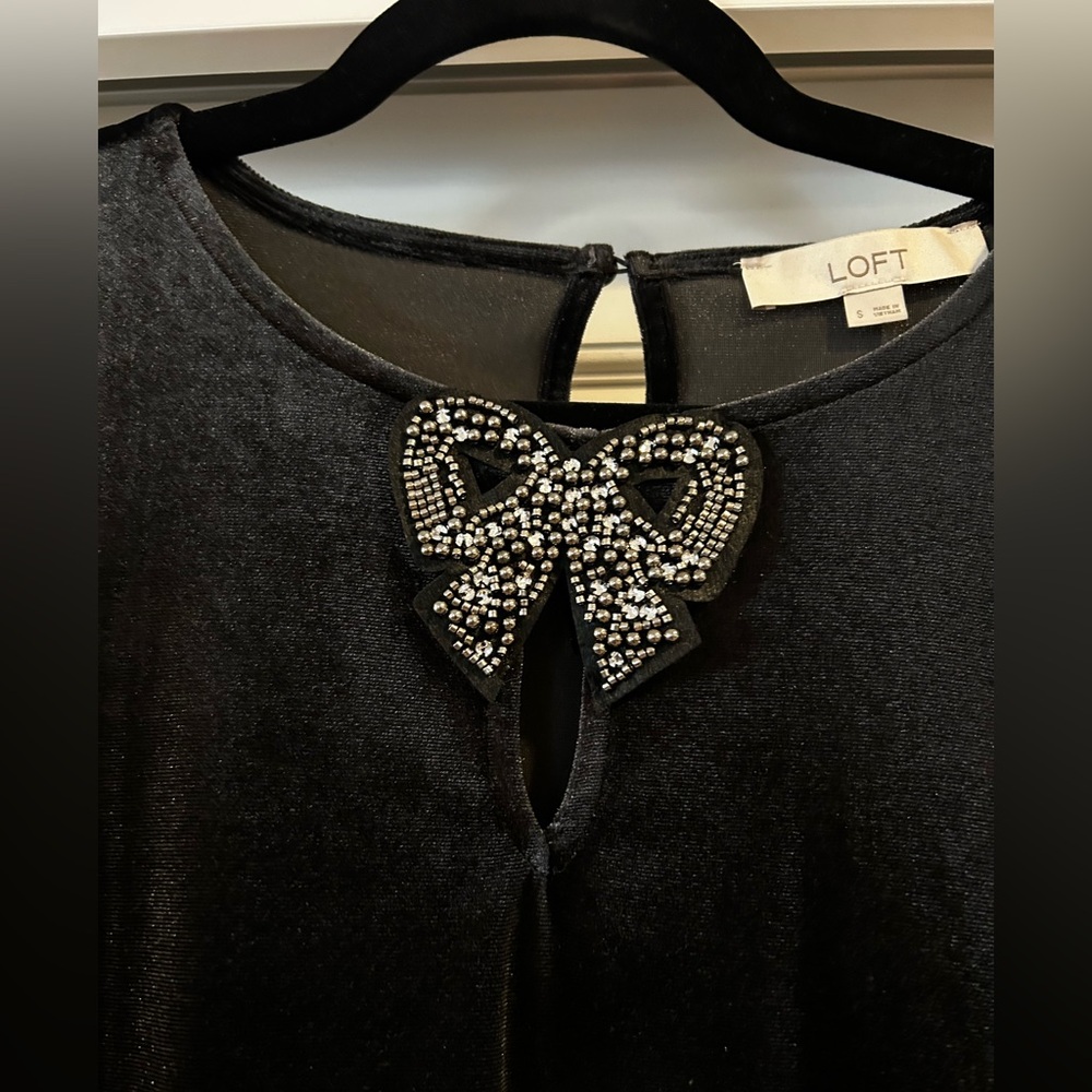 EUC Loft Black Long Sleeved Velvet Top with Bow Beaded Accent in Size Small - Picture 4 of 7